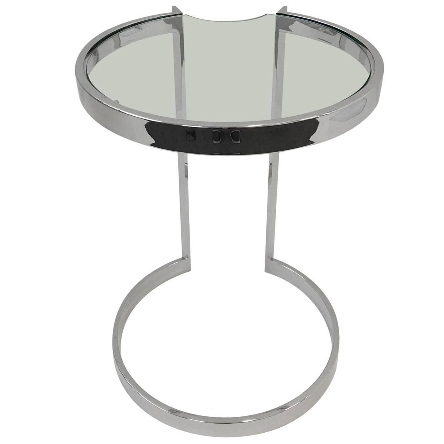 Table d'appoint en nickel poli et verre dans le style de Milo Baughman