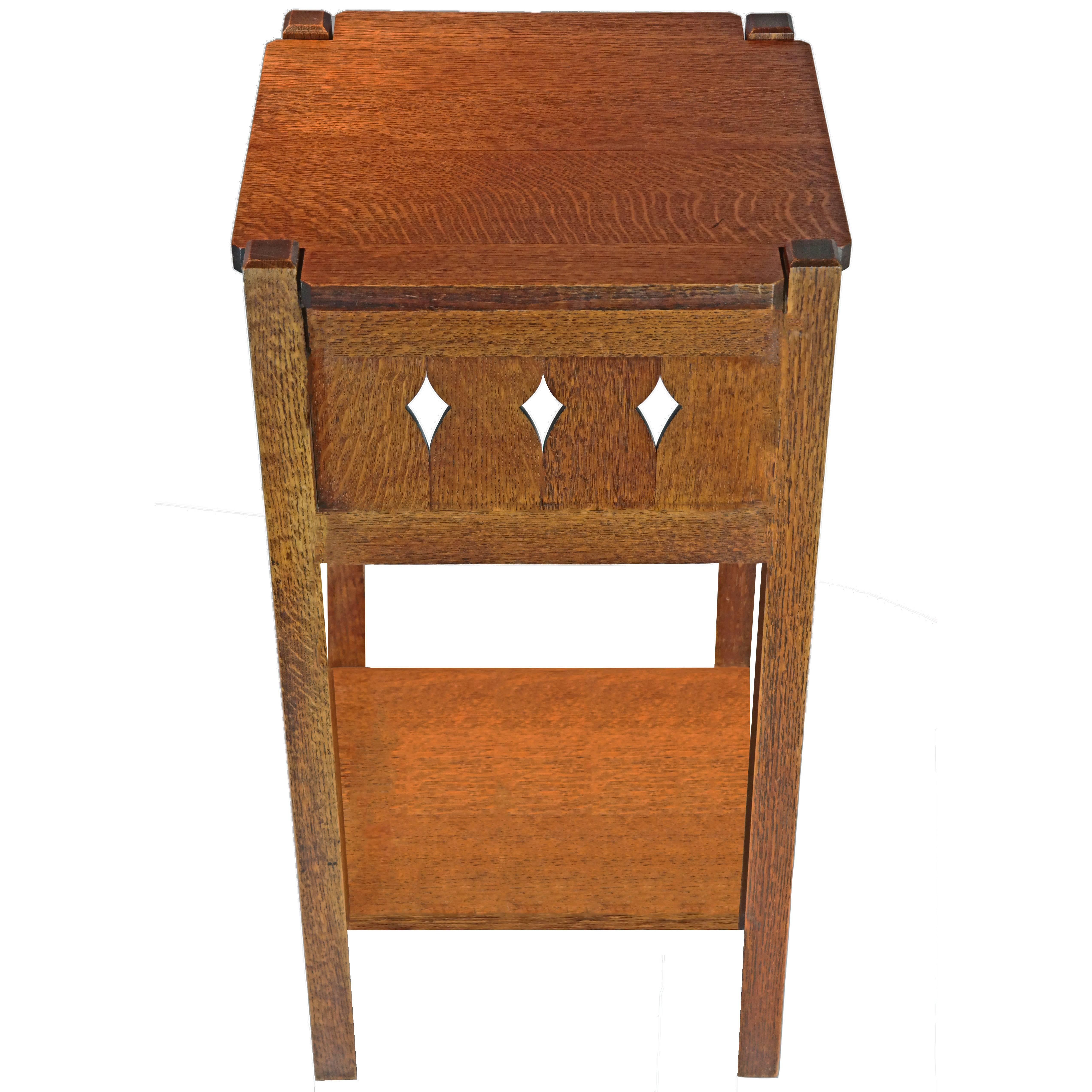 Scottish Arts and Crafts Mission-Style Oak Side Table