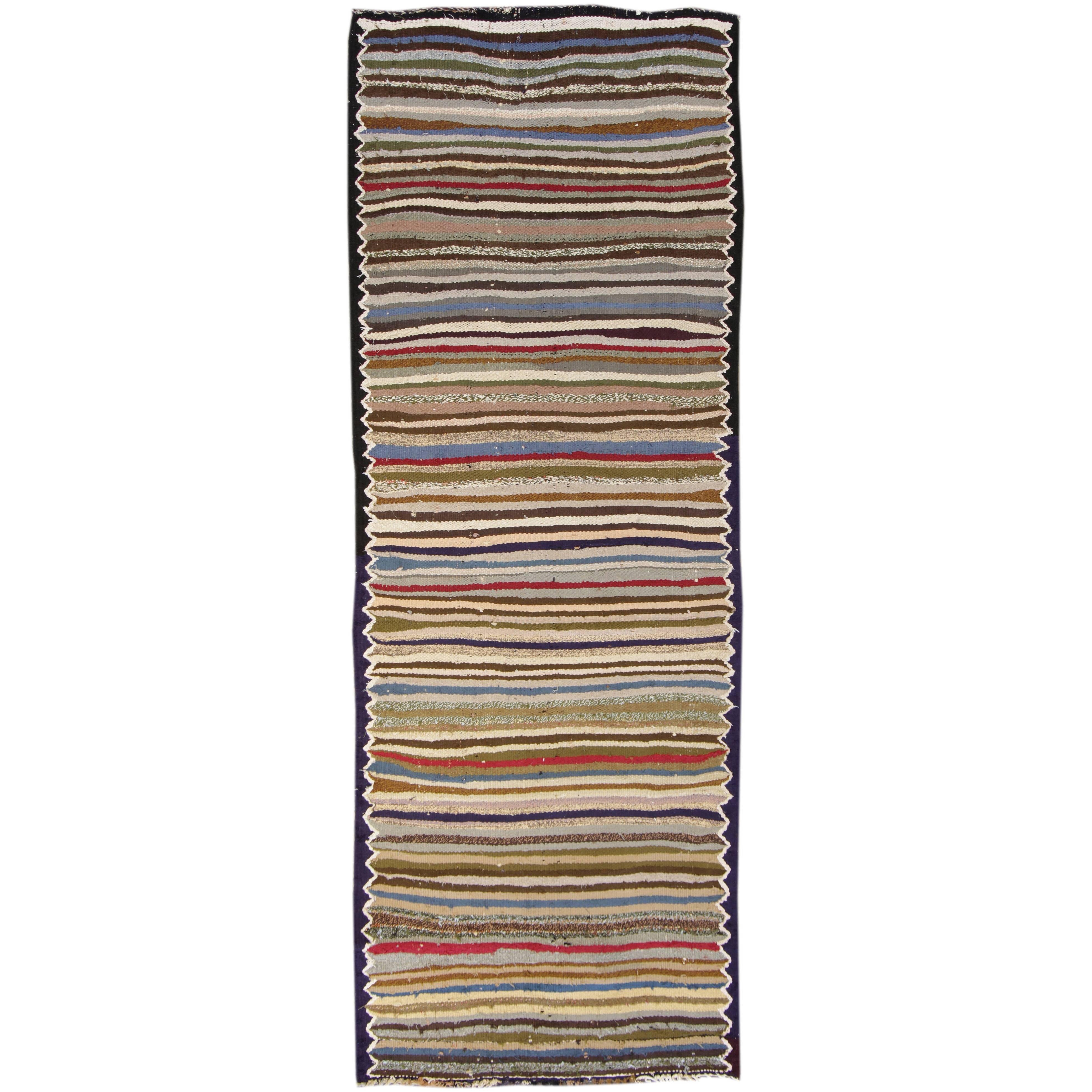 Schön gestalteter persischer Kelim-Teppich im Vintage-Stil