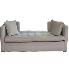 Cama de día Bromwell personalizada, rellena de plumón y con almohadas