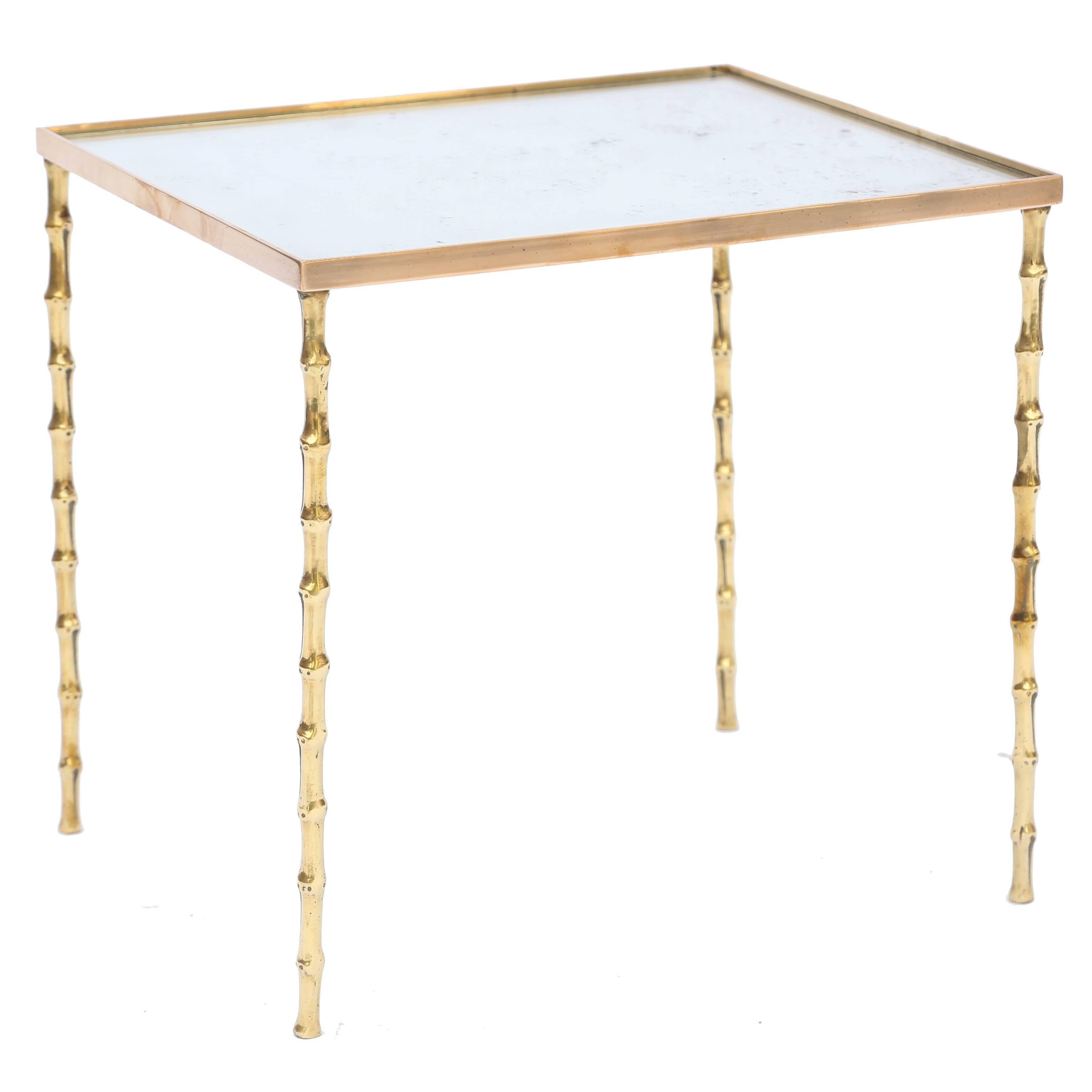 Table d'appoint en laiton de style Bagues avec plateau en miroir