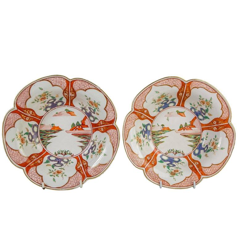 Paar Porzellanschalen mit Chinoiserie-Dekoration aus dem 18. Jahrhundert 1