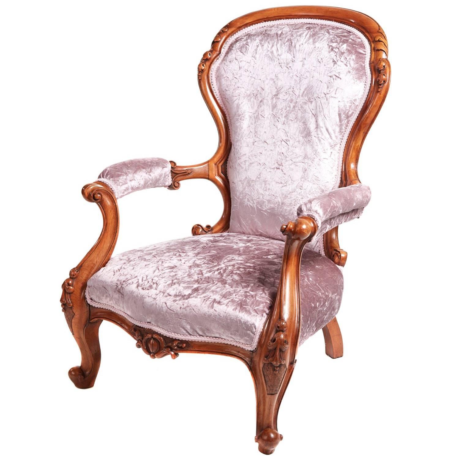Fine Victorian Carved Walnut Armchair For Sale