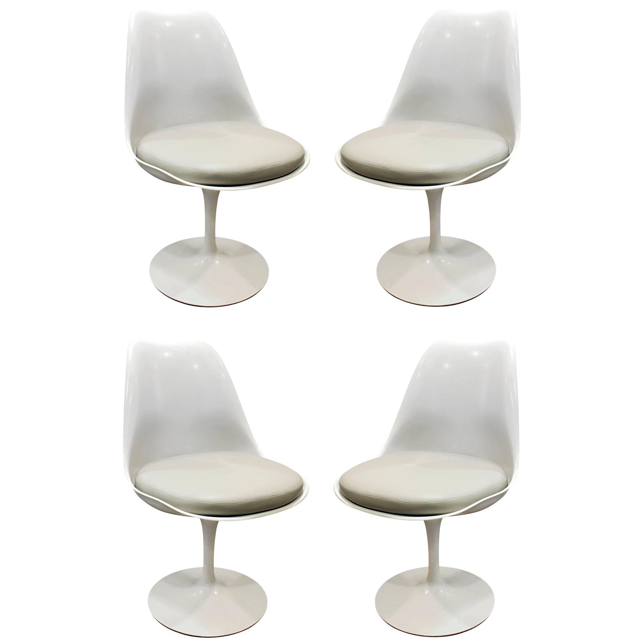 Eero Saarinen Set of Four Tulip Chairs "Knoll Labels Present"