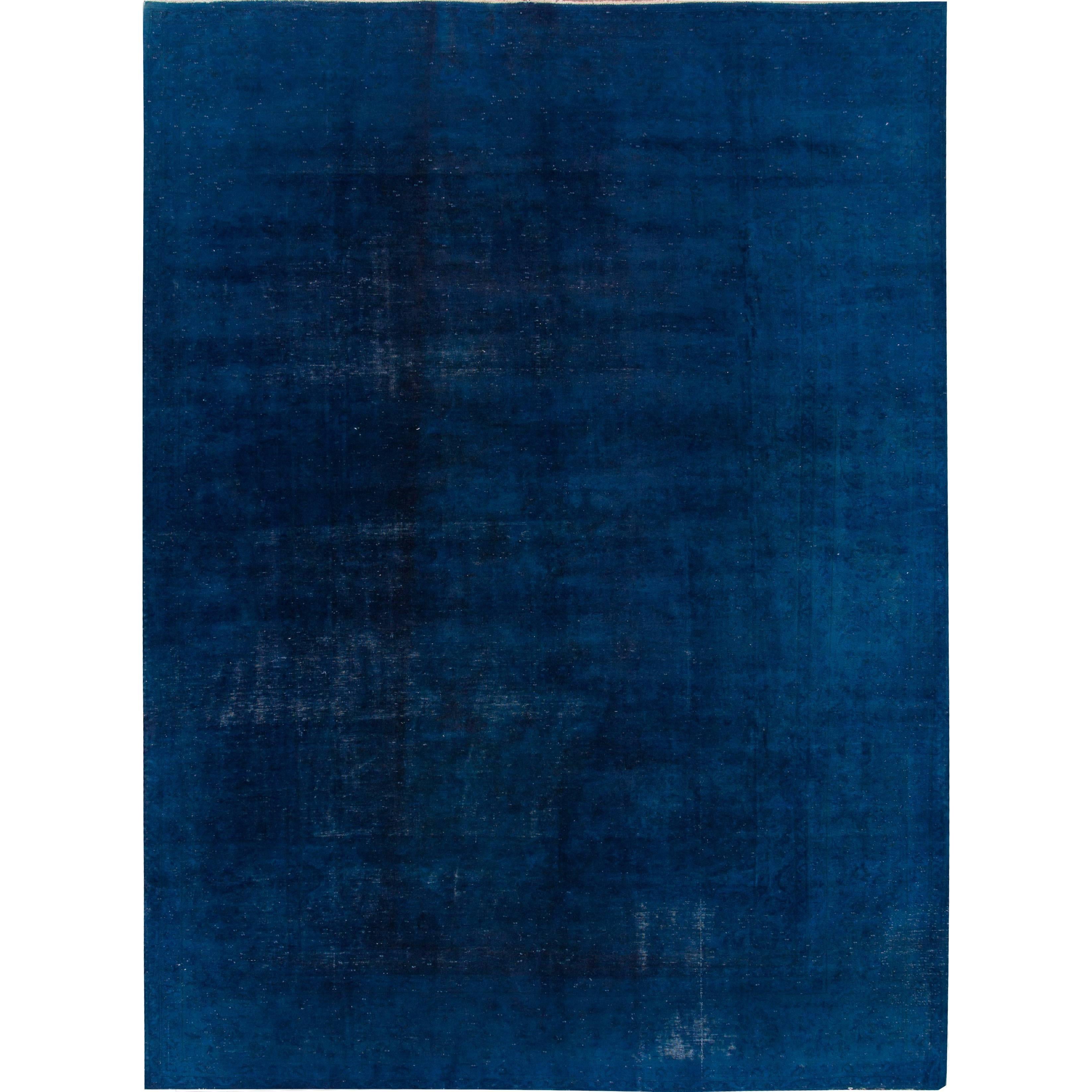 Blauer Overdyed-Teppich im Used-Stil in Blau im Angebot