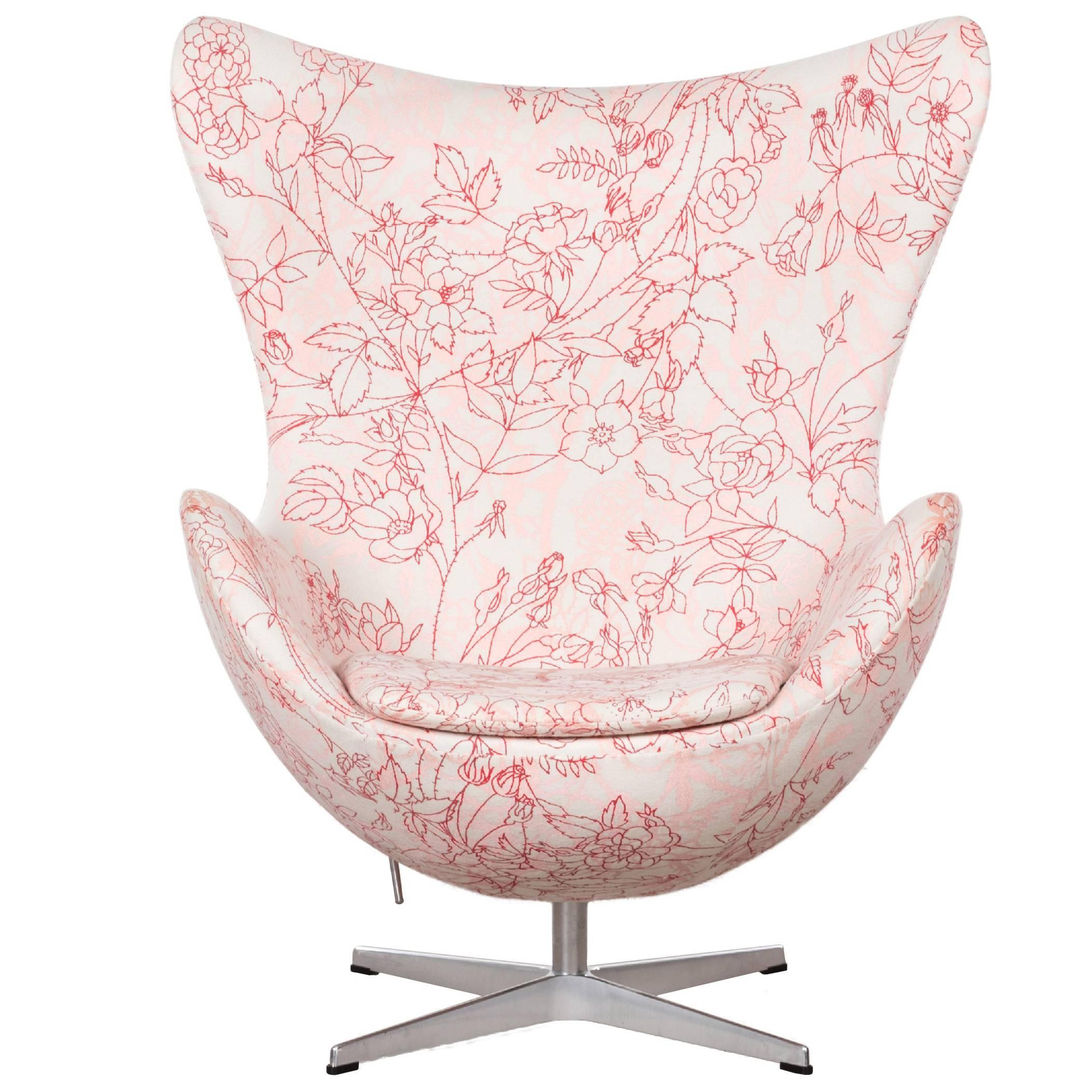 Arne Jacobsen Egg Chair in Elegent Fabric with Rose Motifv for Fritz Hansen