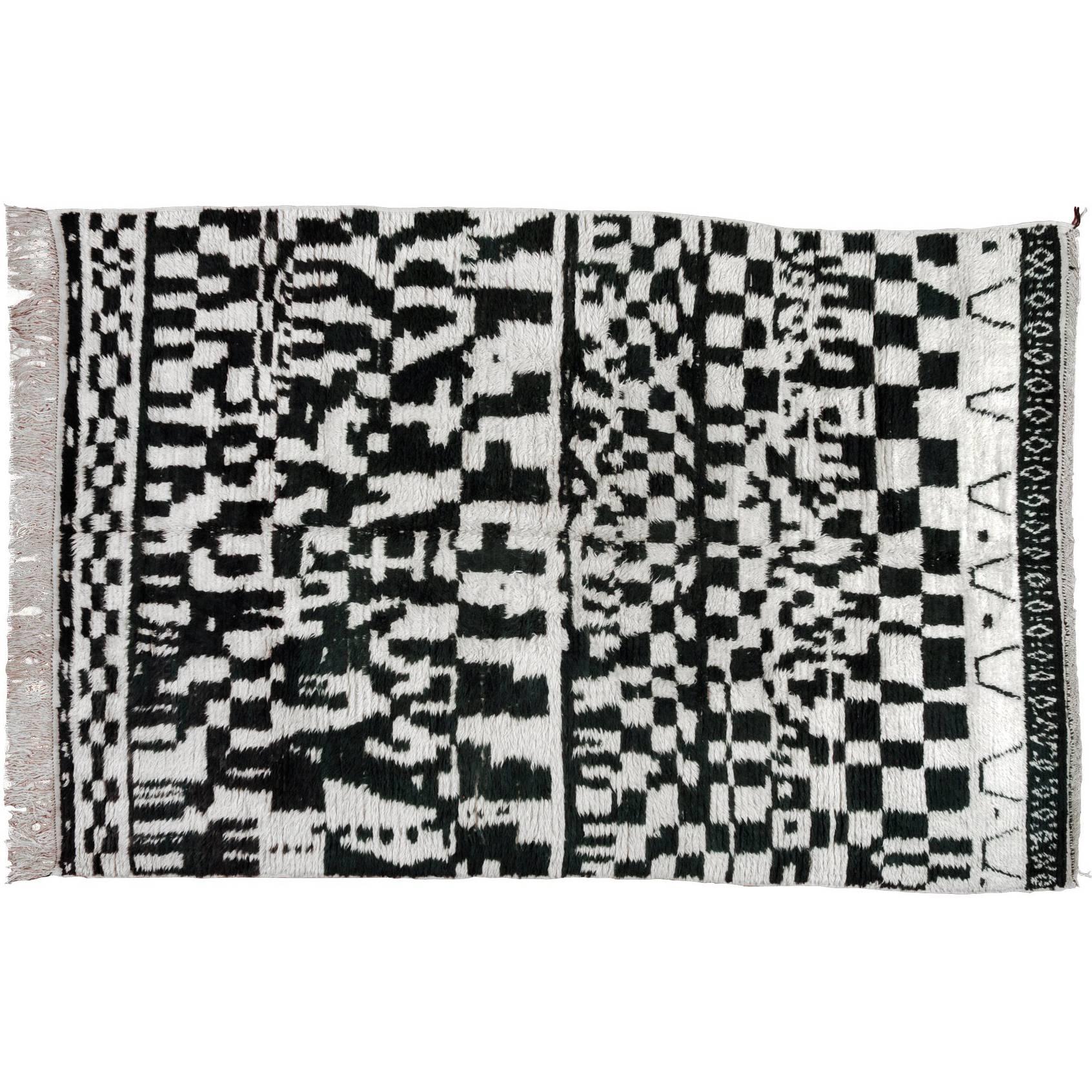 Monochrome Moroccan Rug in Black and White For Sale