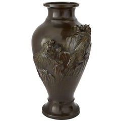 Antique Japanese Decorated Bronze Baluster Vase from the Meiji Period 9