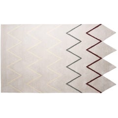 Tapis Otto gris à imprimé zigzag moderne touffeté à la main de forme irrégulière