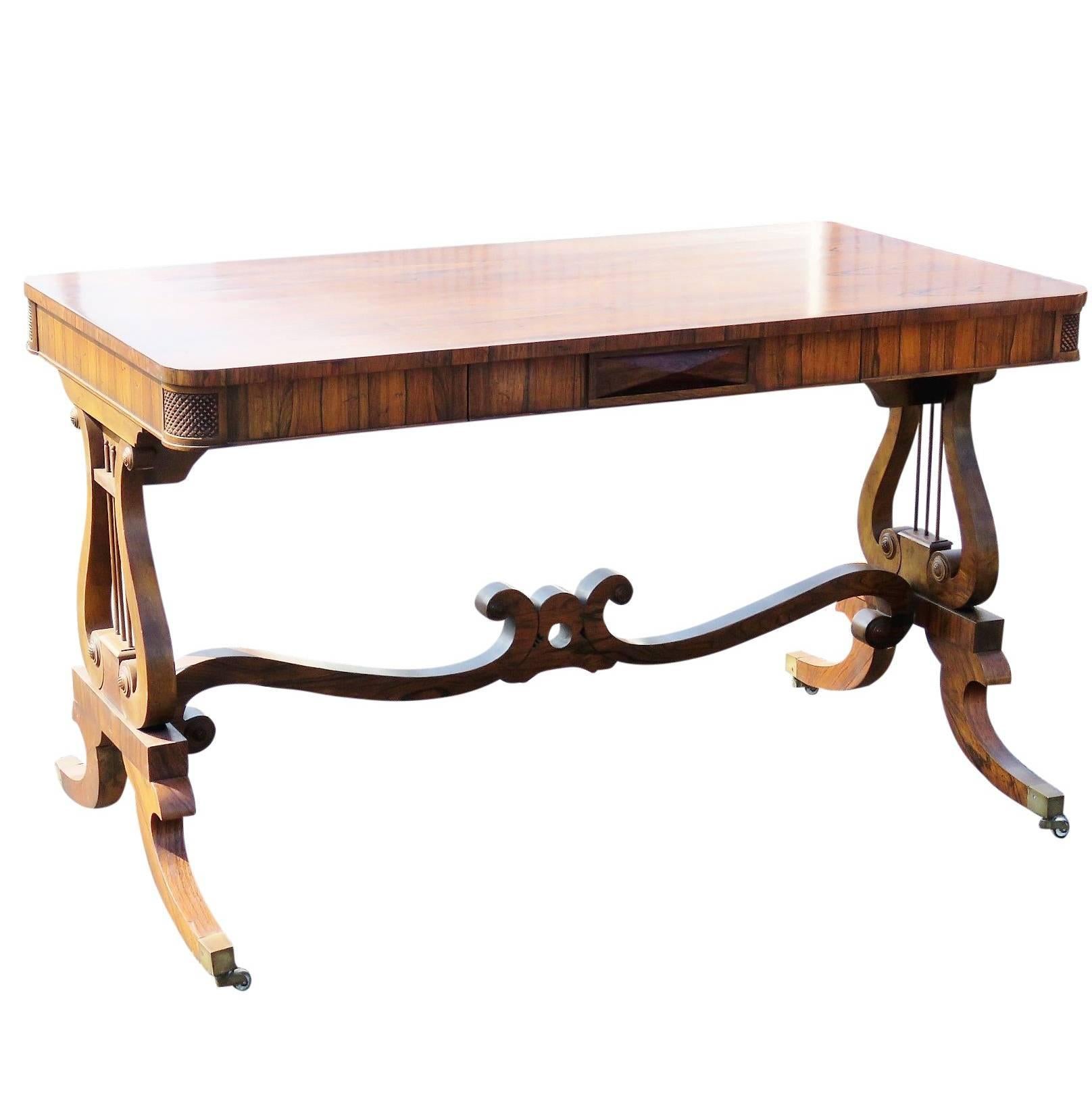 Table de salon console en palissandre à support en lyre de style Régence anglaise  en vente