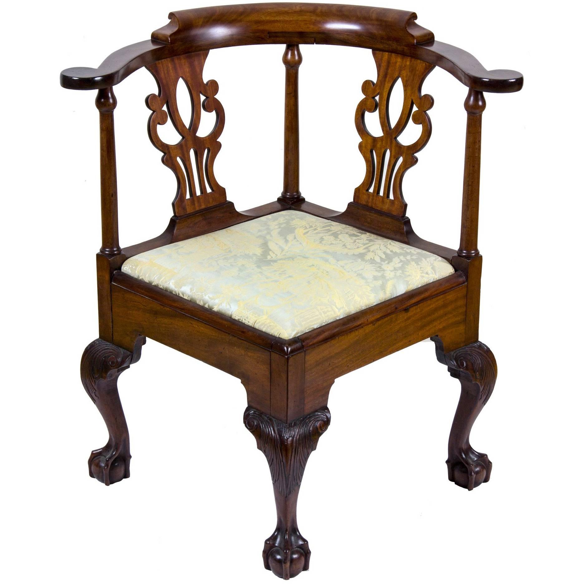Fine Mahogany Chippendale Claw and Ball Corner Chair, New York, circa 1780 For Sale