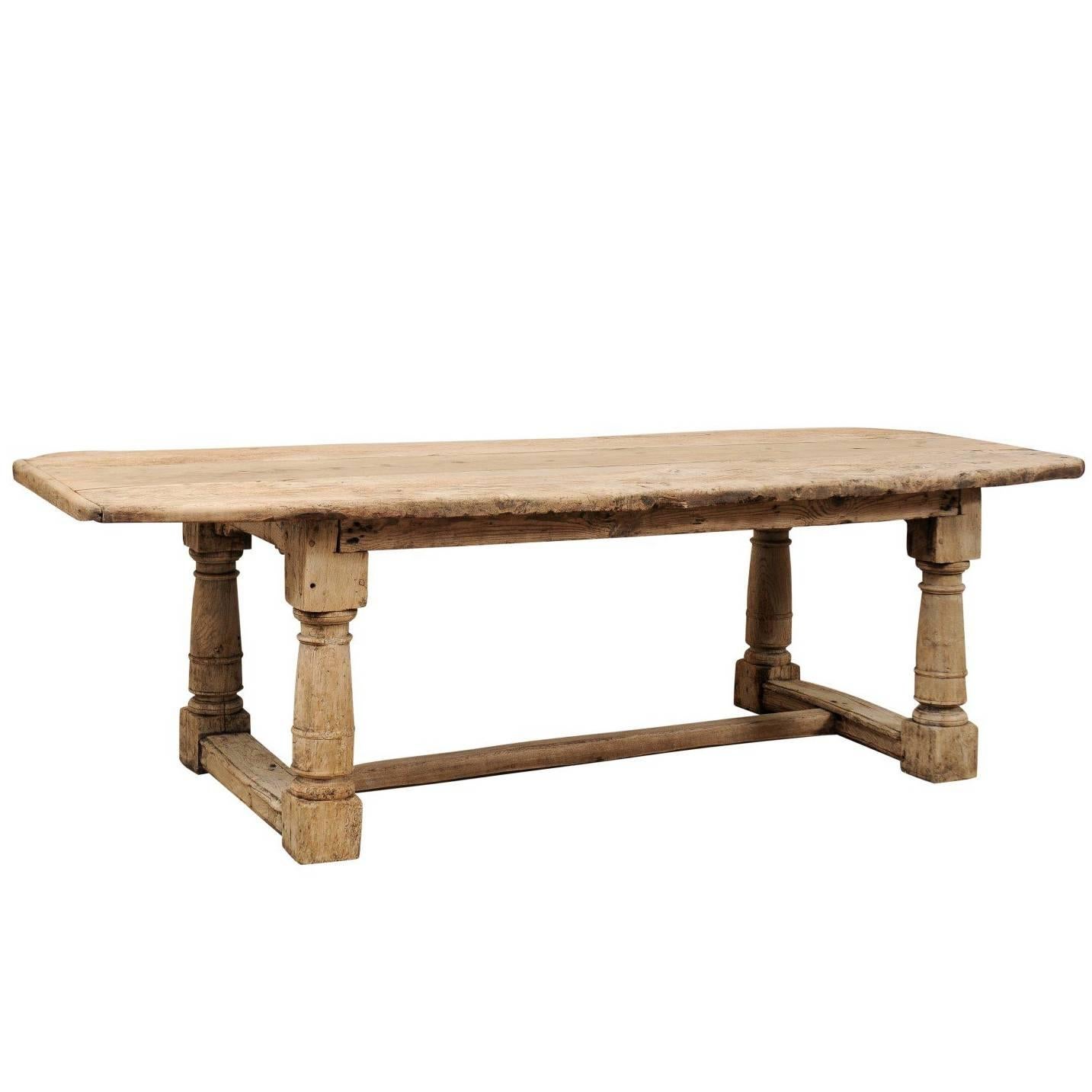 Italian Early 18th Century Bleached Oak Rustic Dining Table with Lovely Aging