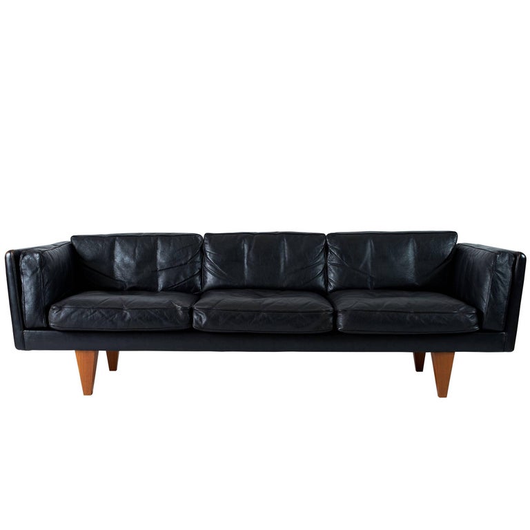Illum Wikkelsø V11 Sofa