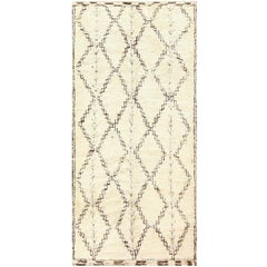 Vintage Moroccan Rug. Size: 6 ft 4 in x 12 ft 7 in (1.93 m x 3.84 m)
