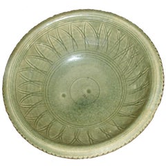 Antique Celadon Ceramic Bowl, 16th Century, Sri-Satchanalai, Thailand