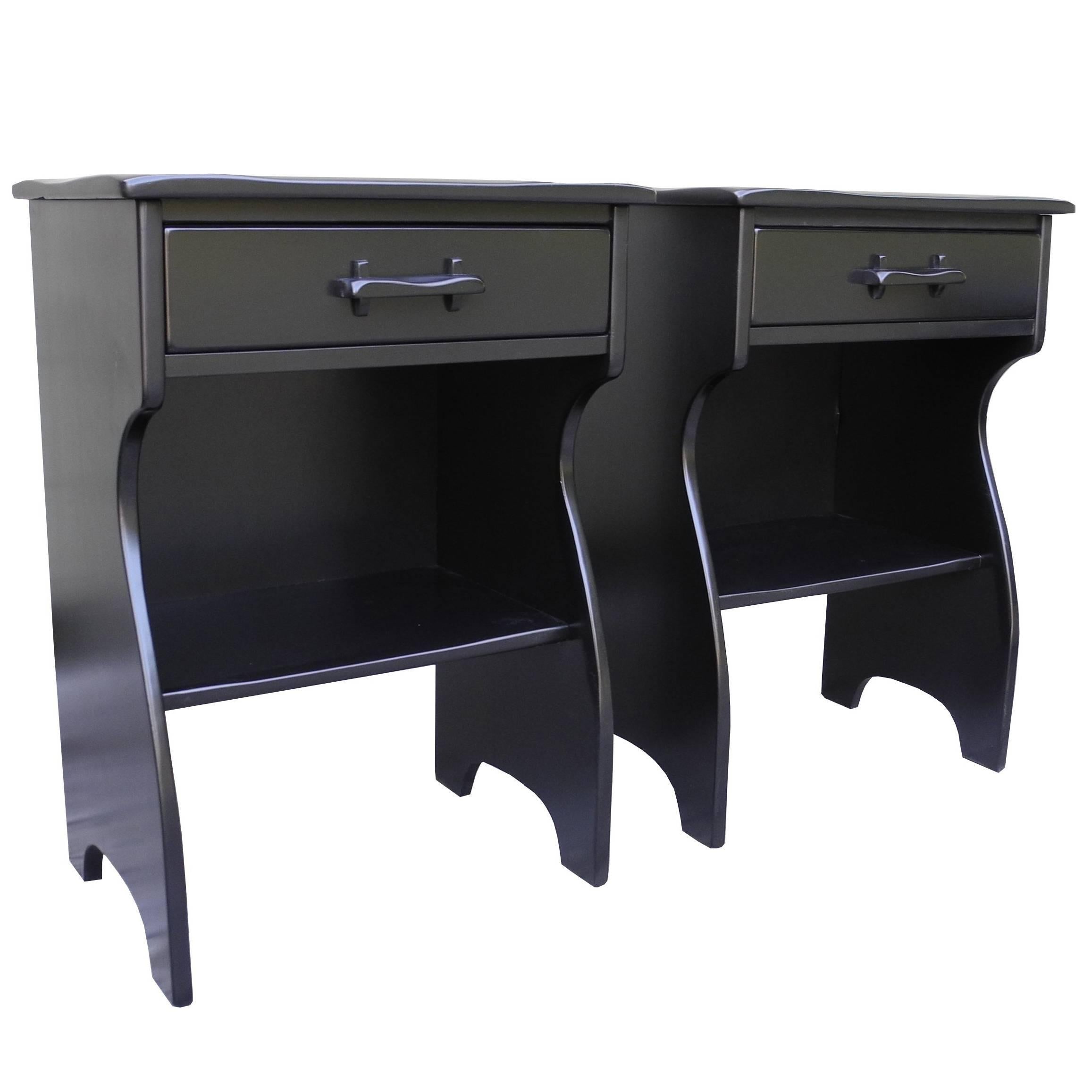 Mid-Century Colonial Modern Maple Nightstands in Black by Cushman Furniture For Sale