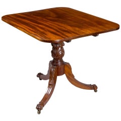 Antique Large Mahogany Neoclassical Tilt-Top Table, New York, circa 1815