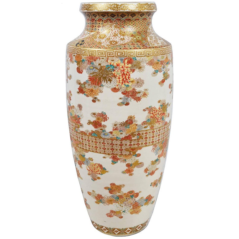 Fine Large Japanese Satsuma Vase, 19th Century For Sale at 1stdibs