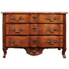 French 1720s Regence Walnut Commode in the Manner of the Thomas and Pierre Hache