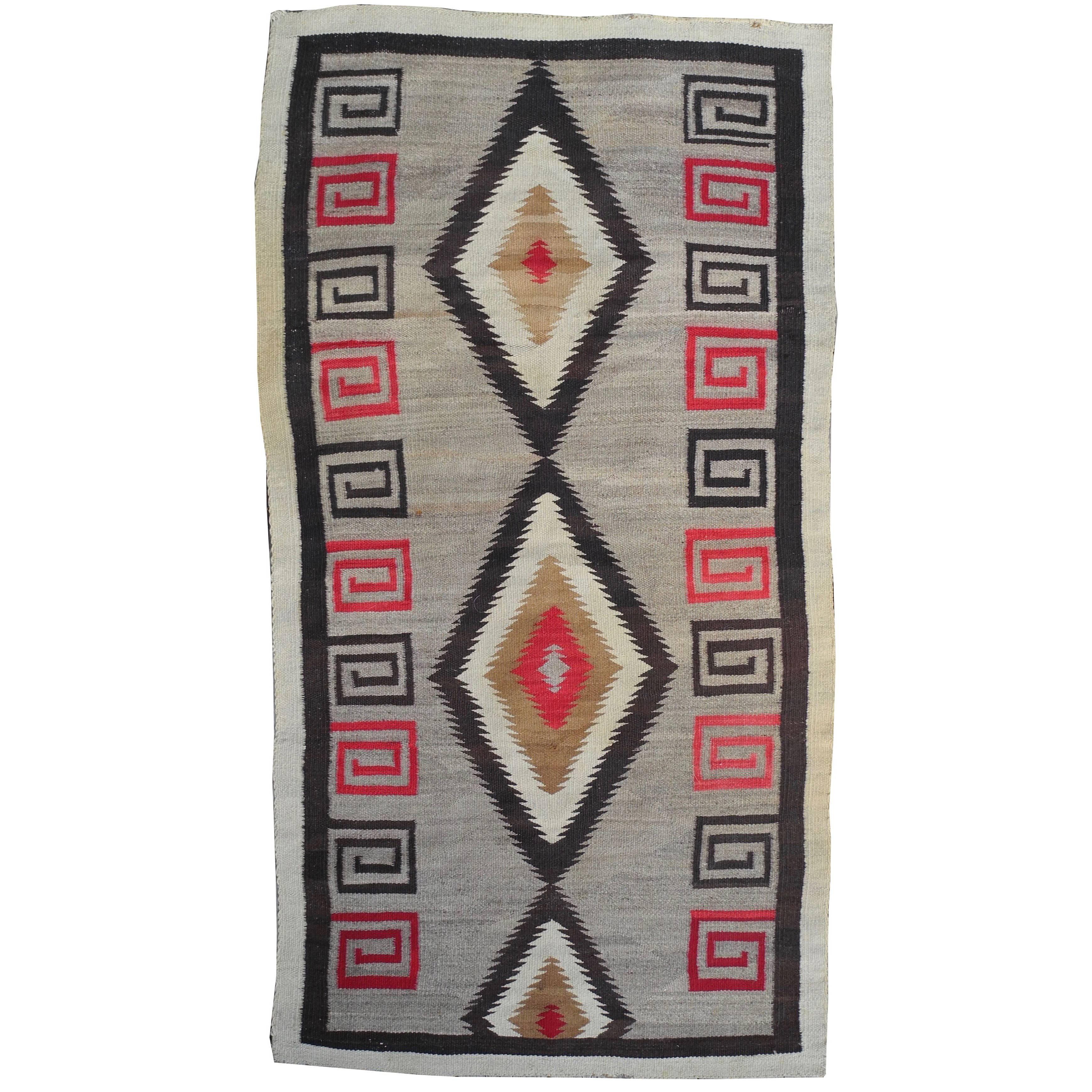 1940s Modern Native American Navajo Handwoven Wool Rug with Natural Fibers For Sale