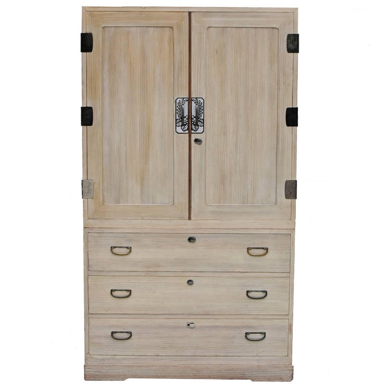 Pretty Japanese Tansu Chest at 1stdibs