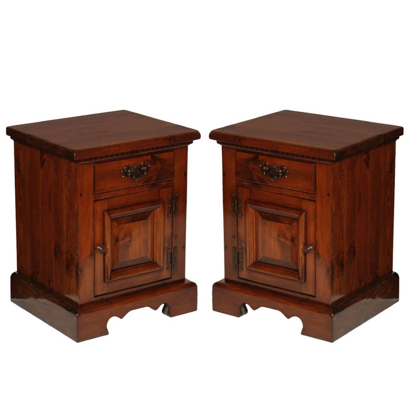 Mid Century Country Tuscany Renaissance Nightstands in massive wood For Sale