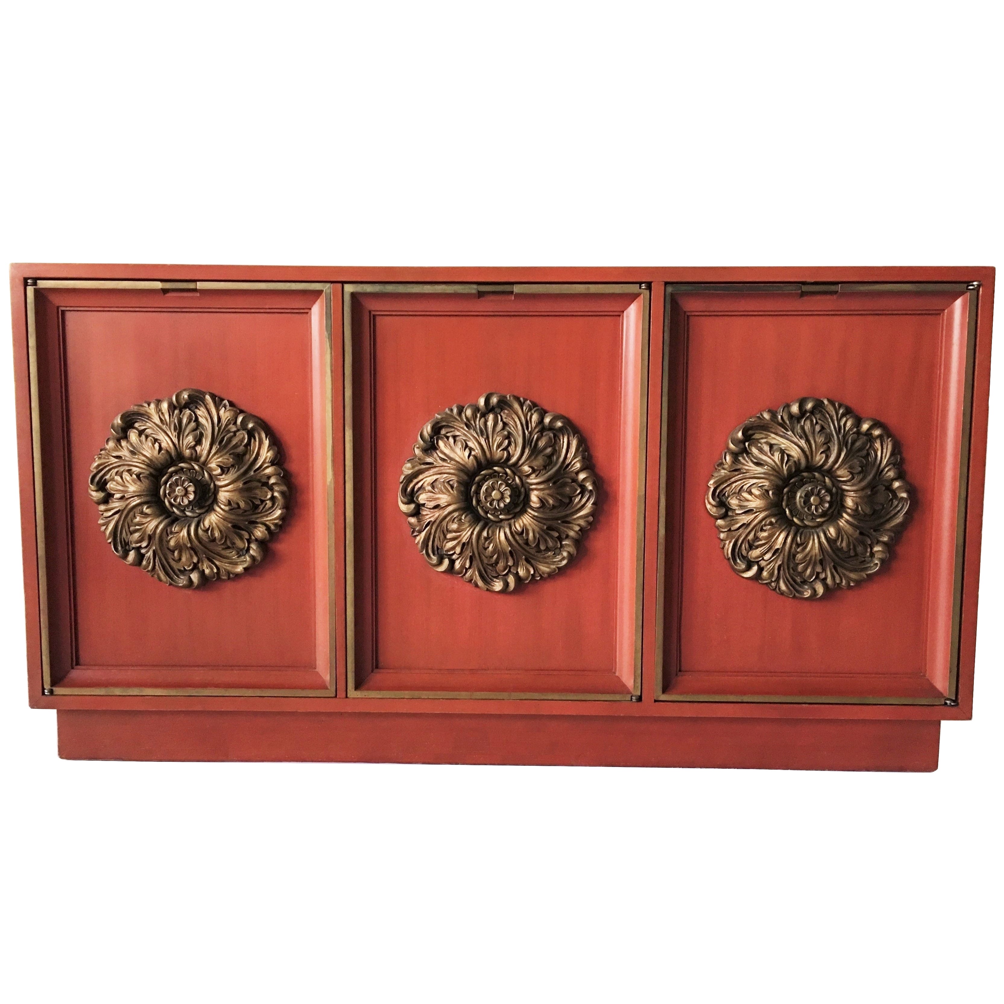 Stunning Chinoiserie Asian Style Red Lacquer And Brass Sideboard Or Stunning Chinoiserie Asian Style Red Lacquer And Brass Sideboard Or