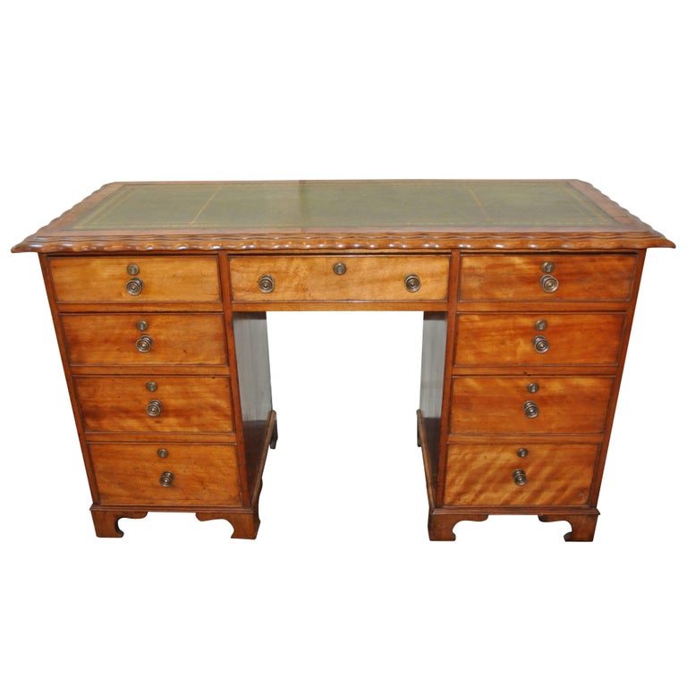 Small Antique Mahogany Kneehole Desk At 1stdibs Small Antique Mahogany Kneehole Desk For Sale - Small Antique Mahogany Kneehole Desk At 1stdibs
