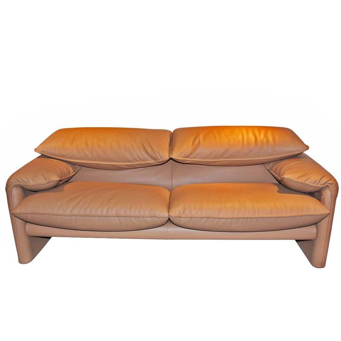 Sofa "Maralunga" by Manufacturer Cassina in 100% Genuine Leather For Sale