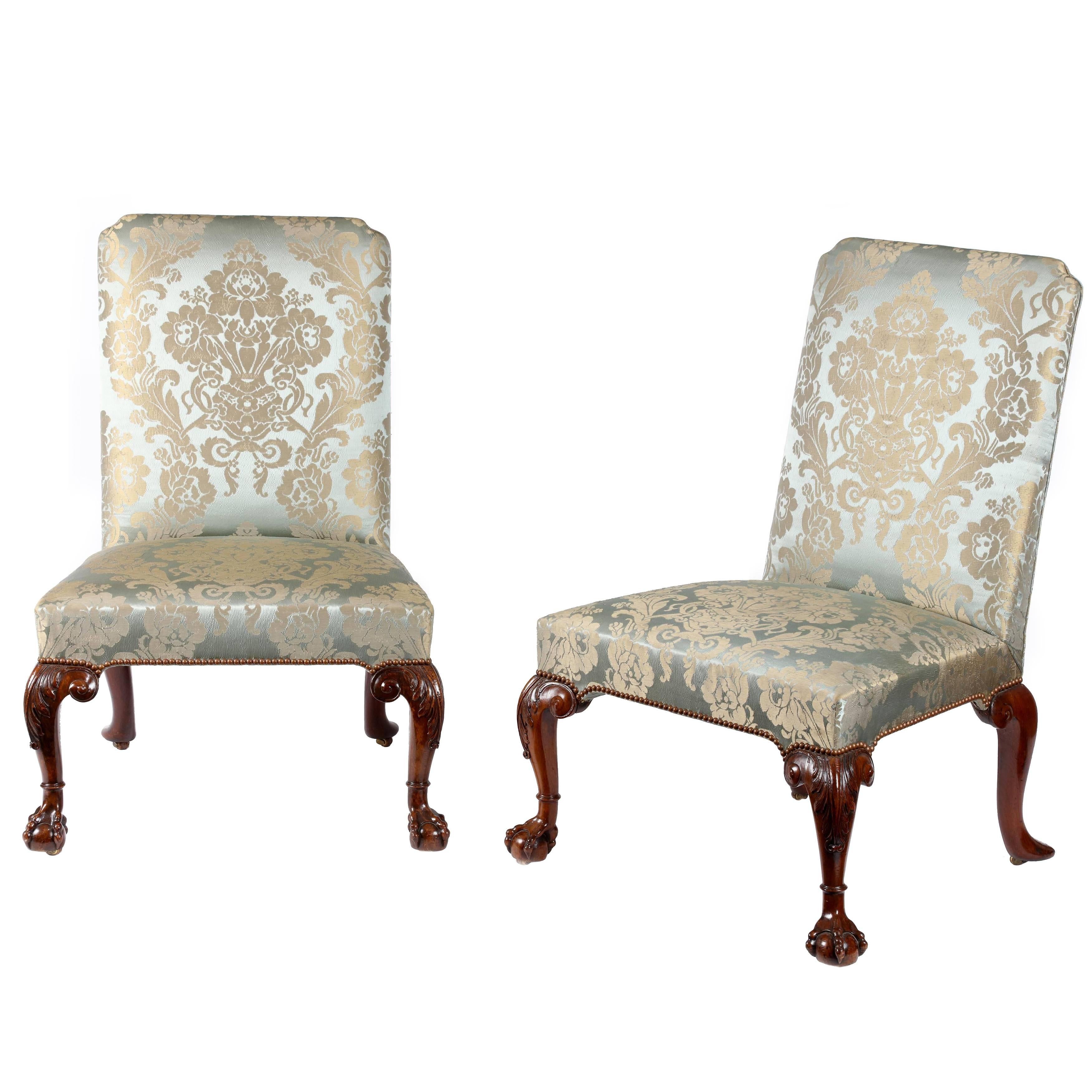 Pair of George II Carved Walnut Side Chairs Attributed to William Hallet For Sale