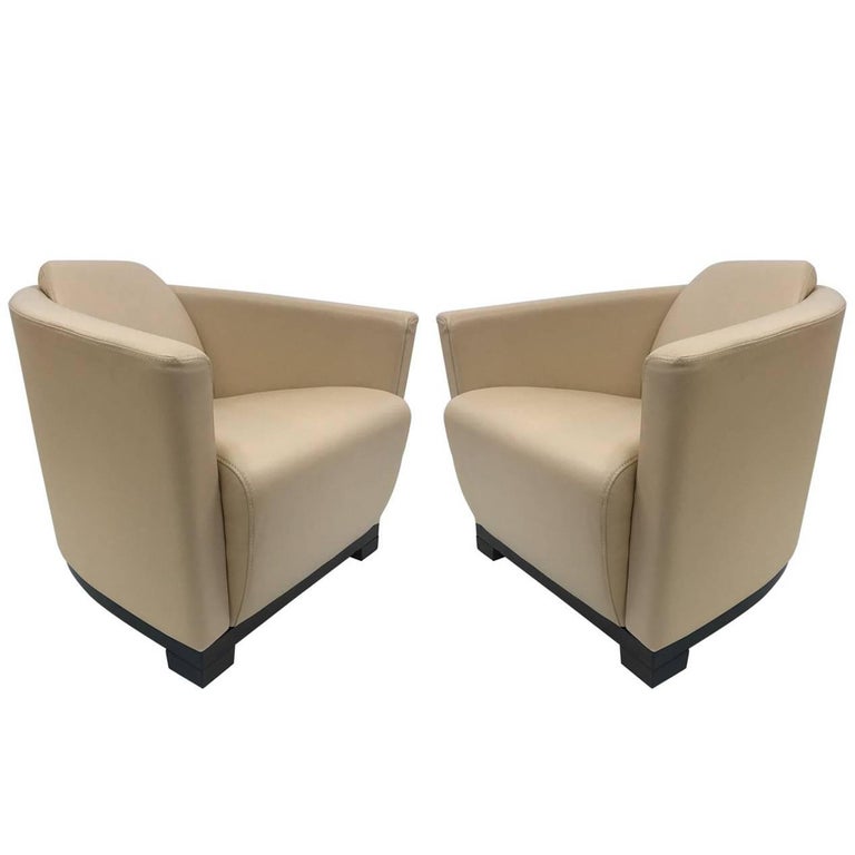 Pair of Modern Italian Leather Club Chairs For Sale at 1stdibs