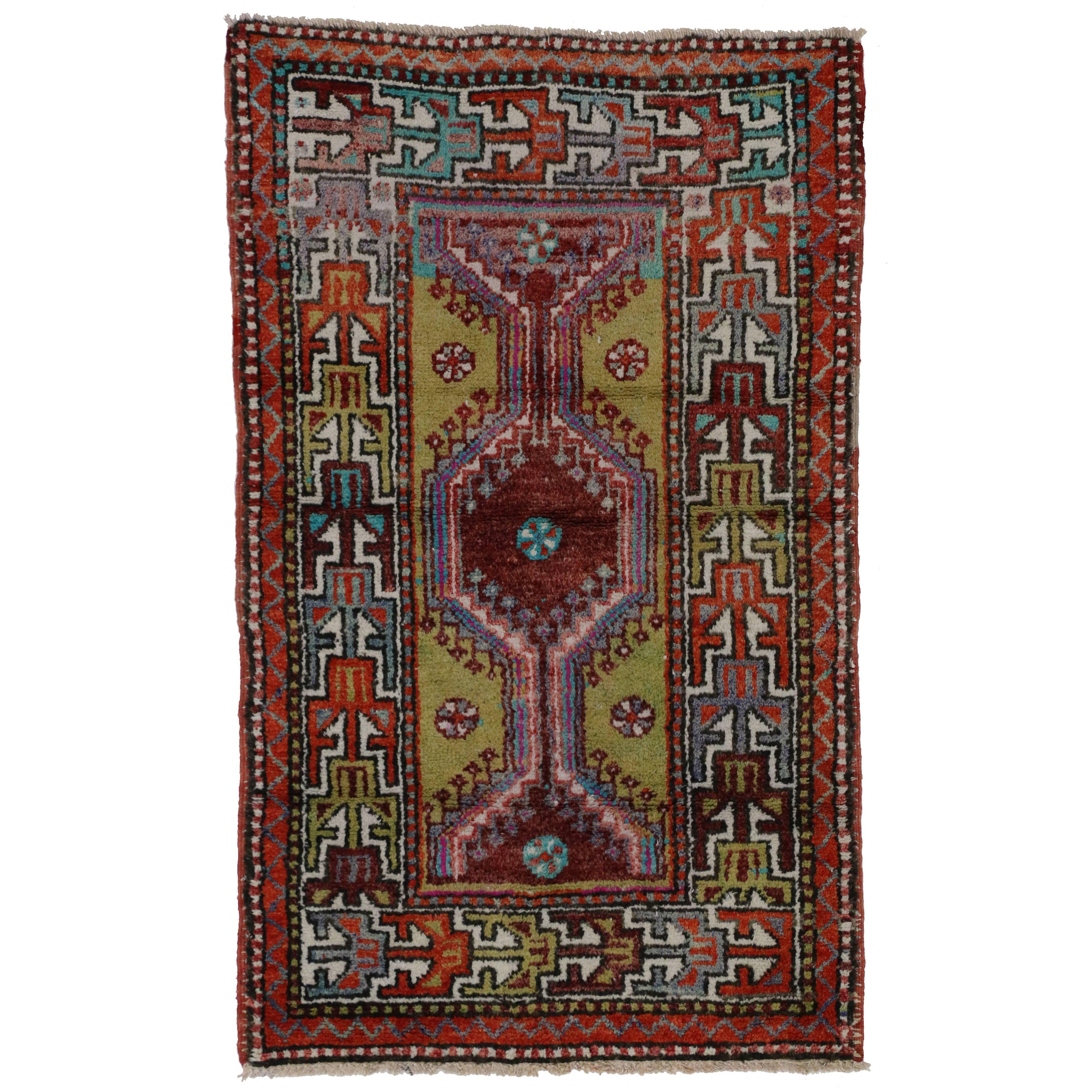 Vintage Turkish Oushak Throw Rug, Anatolian Yuntdag Rug For Sale 1