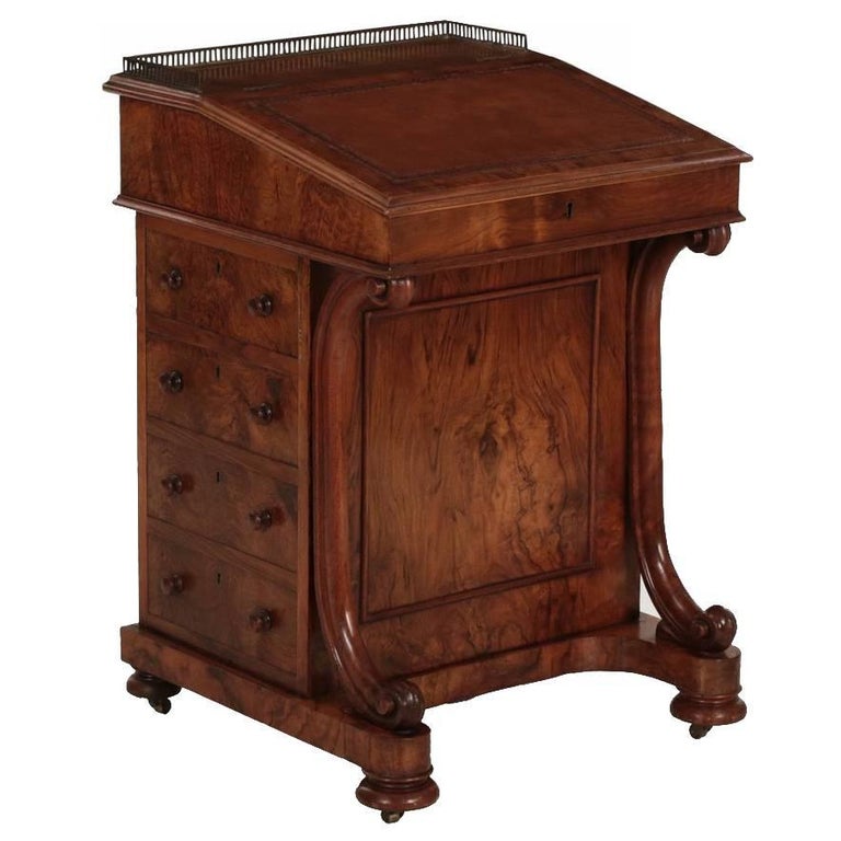 English William IV Walnut and Leather Antique Davenport Desk, London