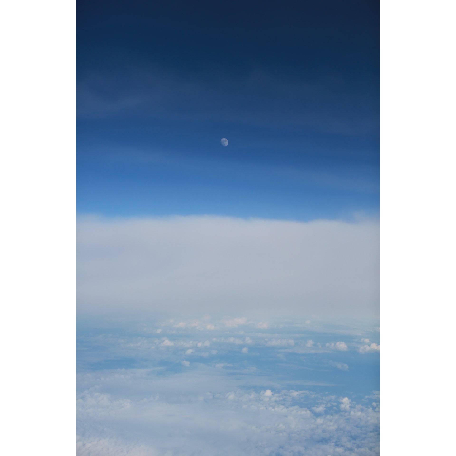 Mond über Wolken/Fotografie