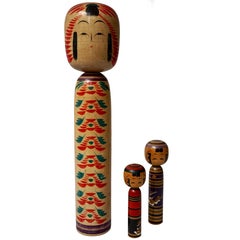 Set von drei Kokeshi-Puppen aus Nordjapan