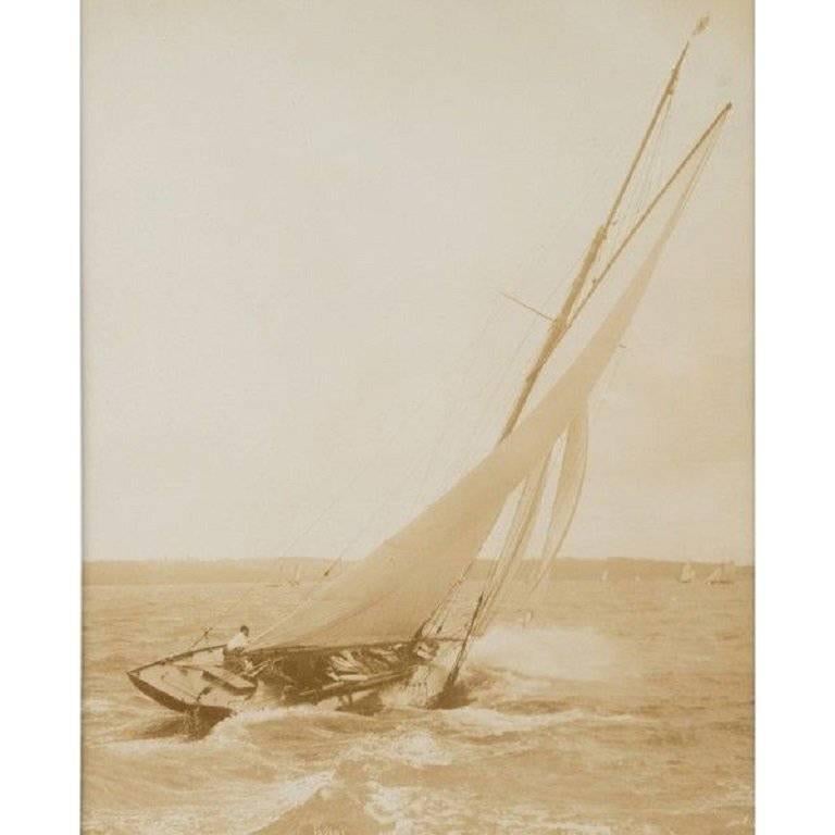 Early Silver Gelatin Photographic Print by Beken of Cowes, Yacht Solde For Sale