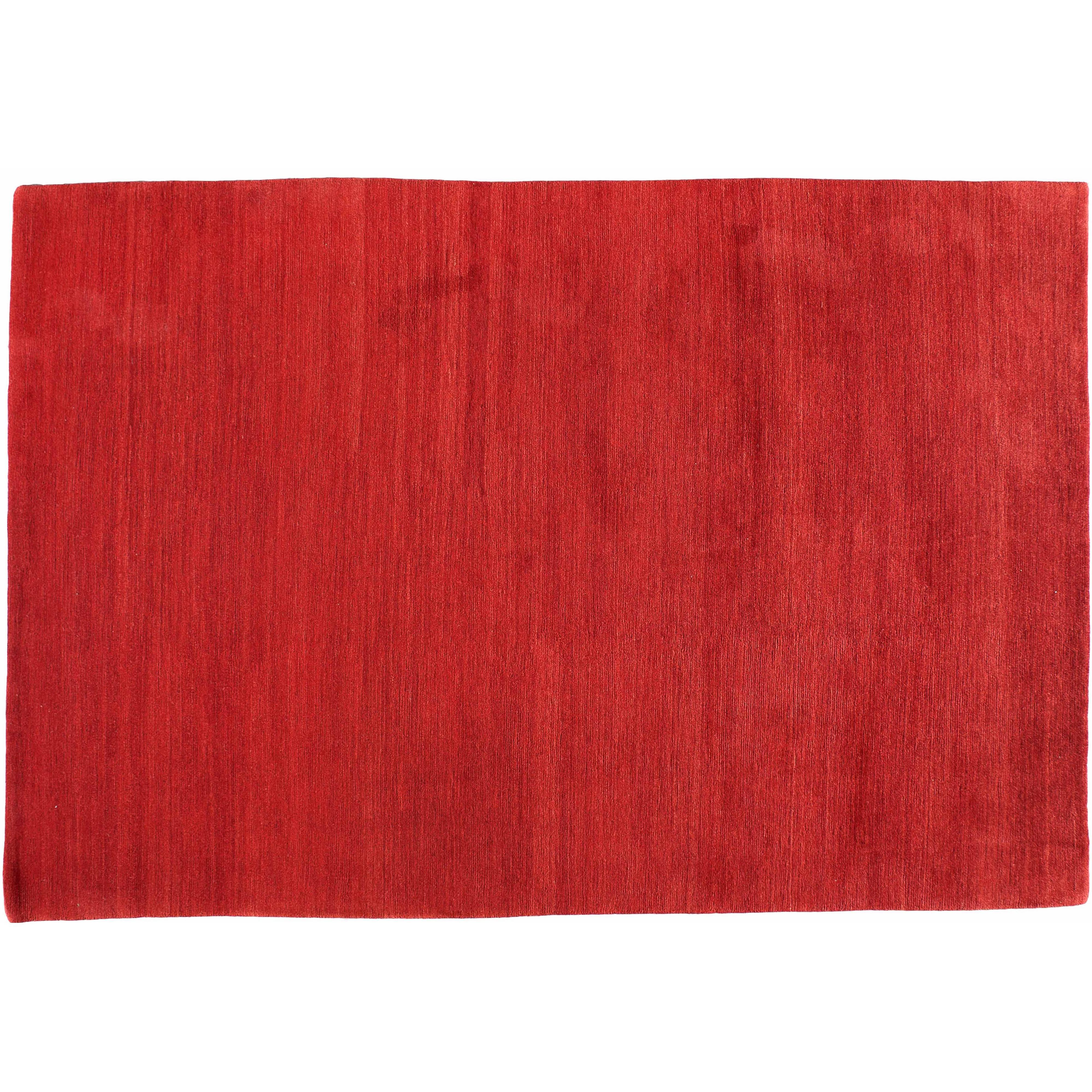 Einfarbiger roter Teppich