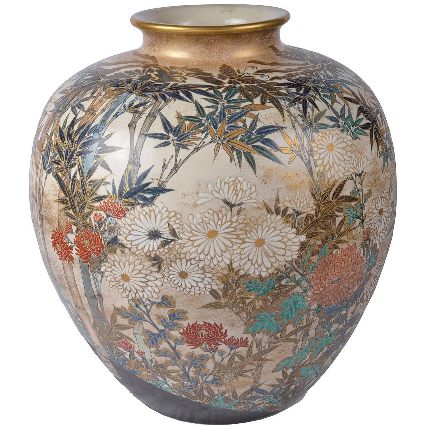 Large and Impressive Japanese Satsuma Vase