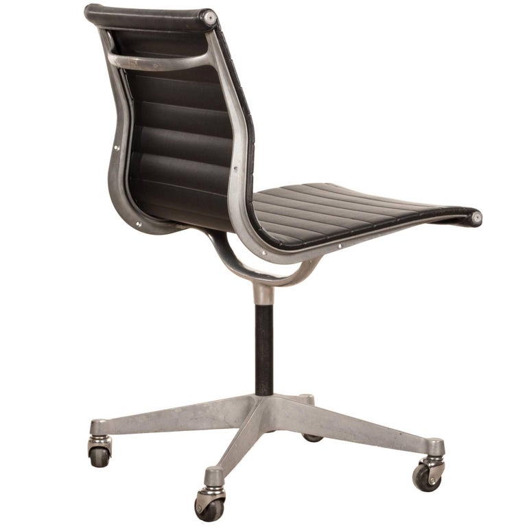 Charles Eames Dat Desk Chair For Herman Miller 1953 At 1stdibs Eames Early Black Desk Chair For Herman Miller