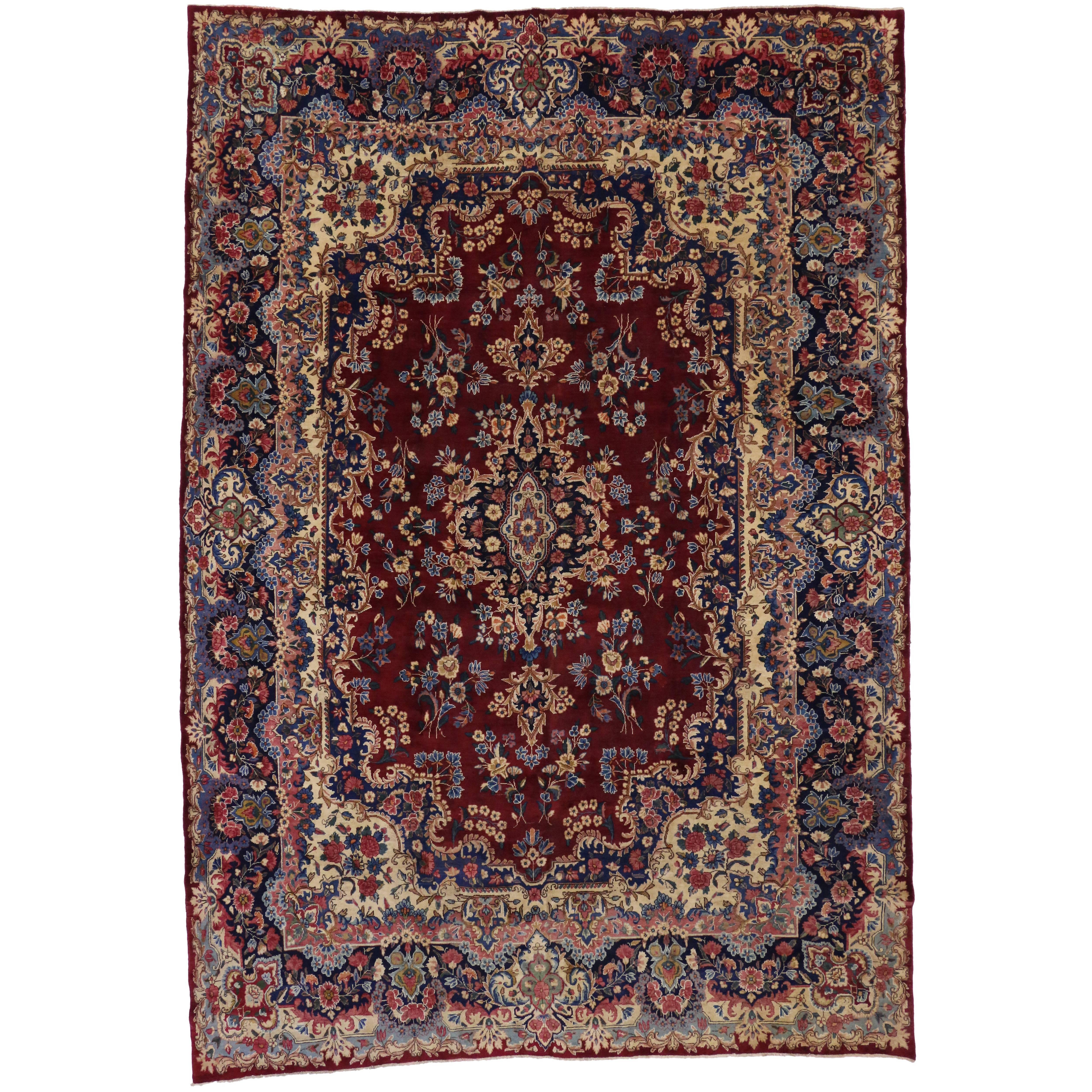Persischer Yazd-Teppich im traditionellen englischen und alten Weltstil im Vintage-Stil
