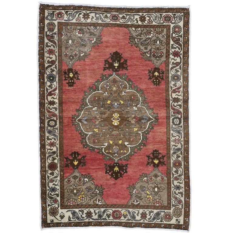 Vintage Turkish Oushak Rug with Traditional Style For Sale at 1stdibs