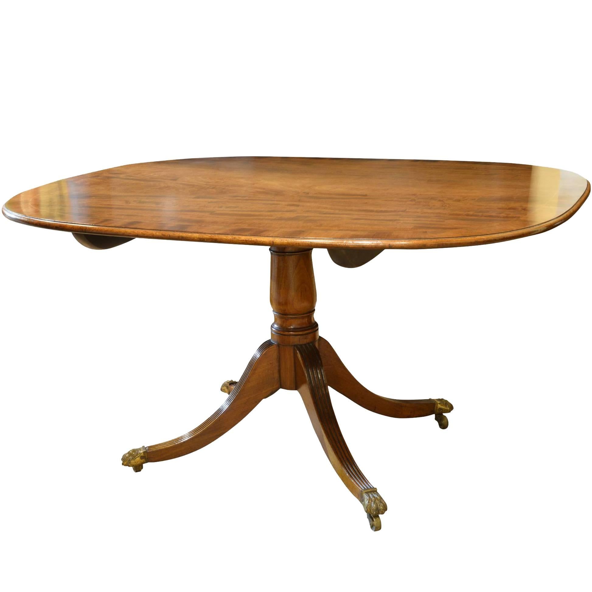 18th Century Mahogany Crossbanded Breakfast Table For Sale
