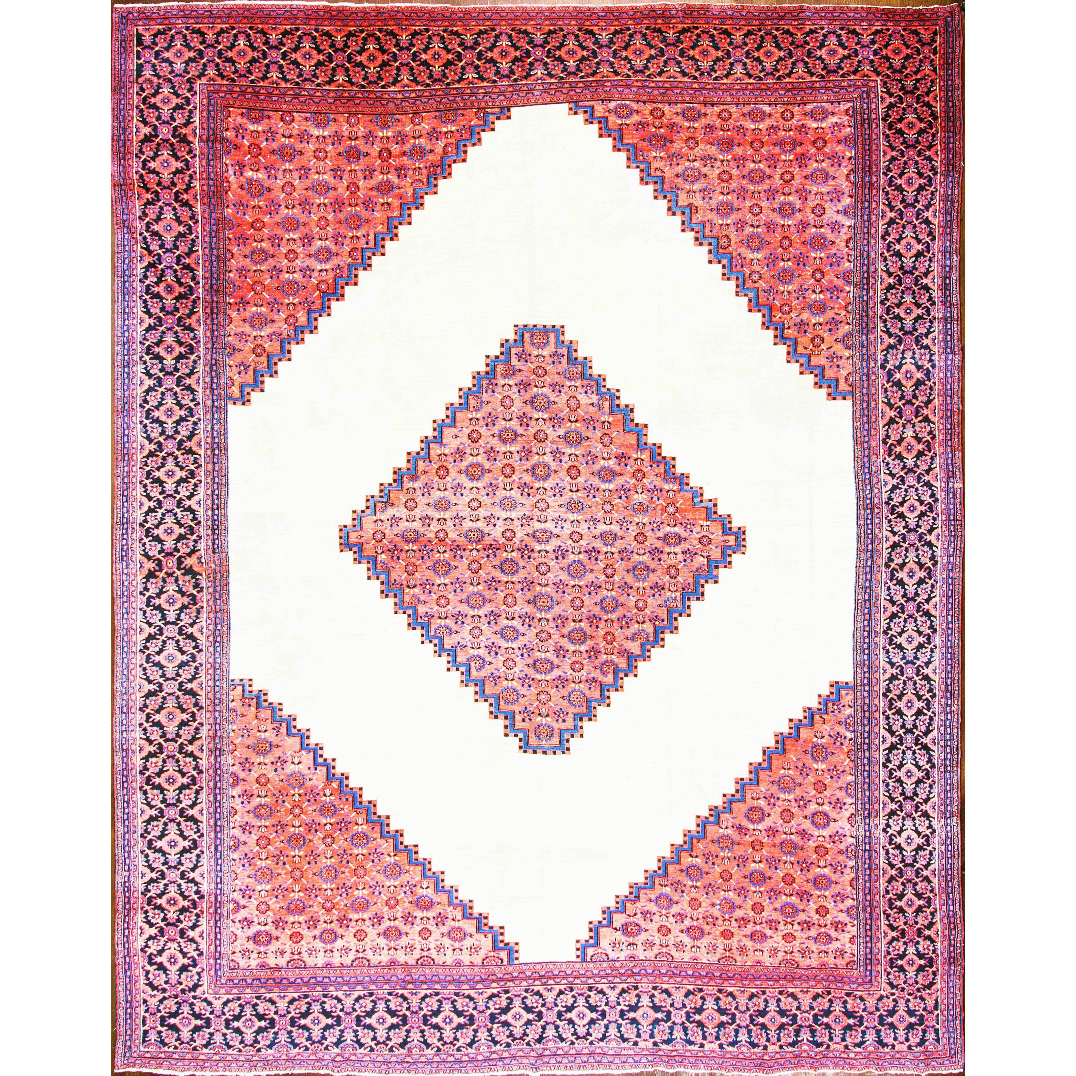  Antique Persian Dorosch/ Serapi Design Carpet