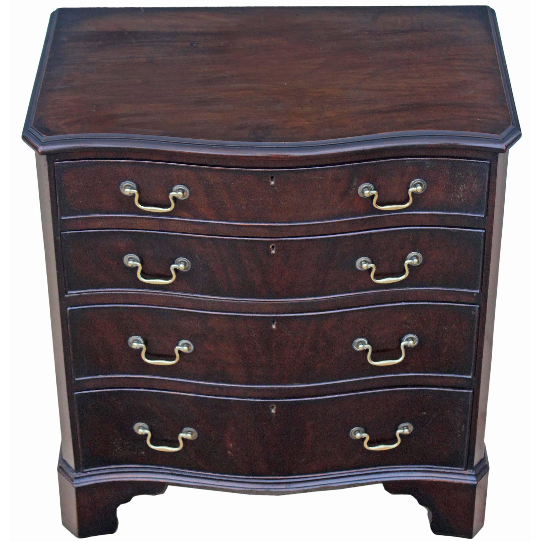 Antique Quality Georgian Revival Small Mahogany Serpentine Chest of Drawers For Sale