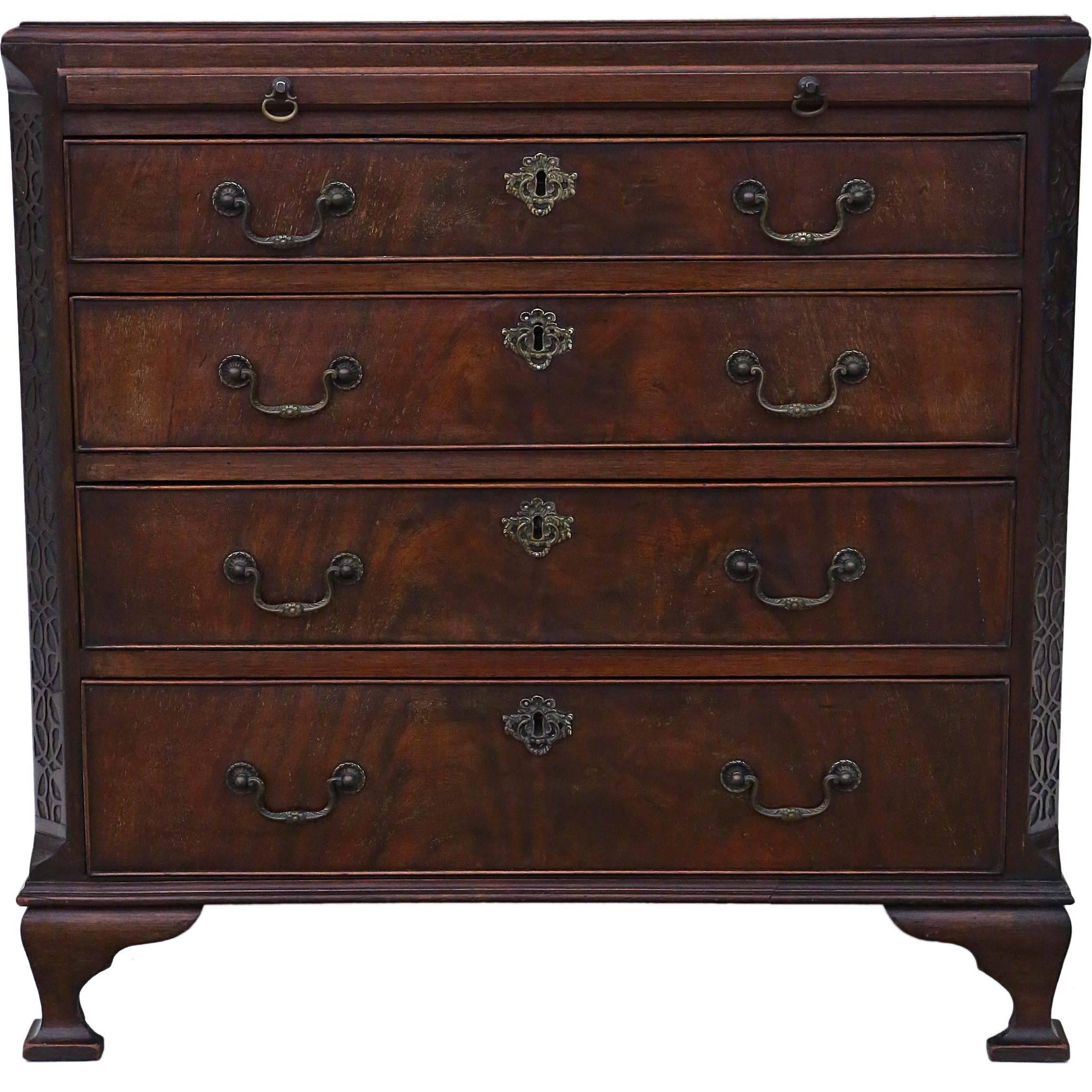 Antique Quality Small Georgian Revival, circa 1910 Mahogany Chest of Drawers For Sale
