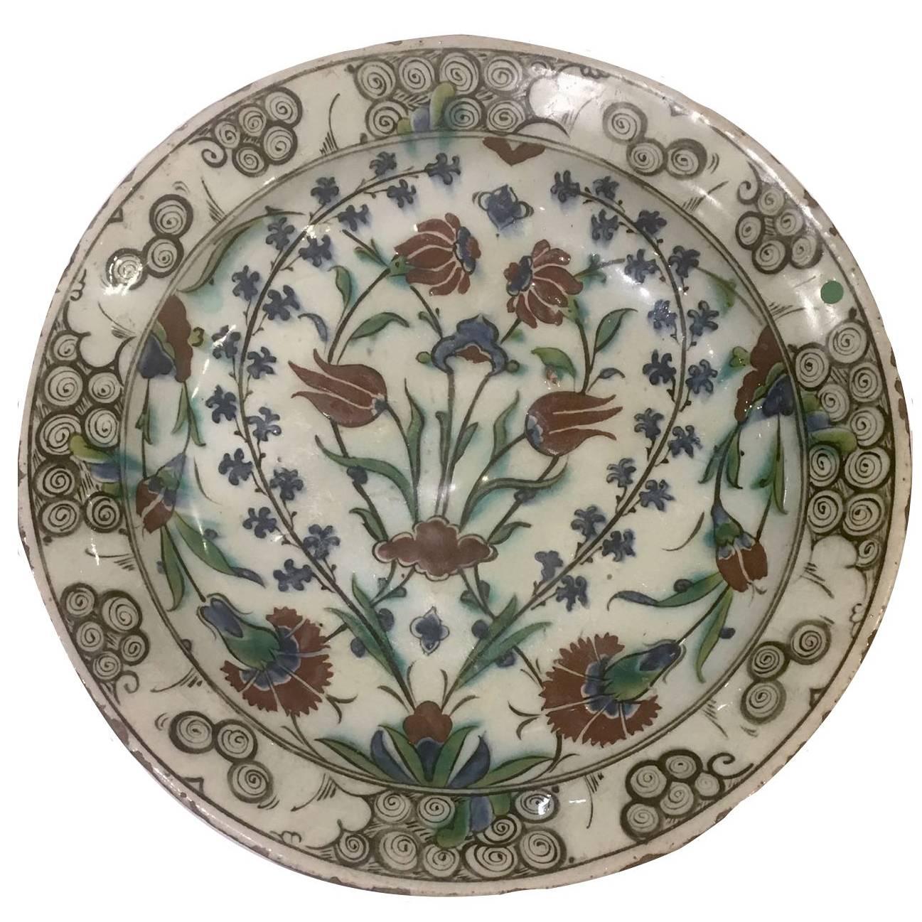 Early 17th Century Iznik Plate For Sale
