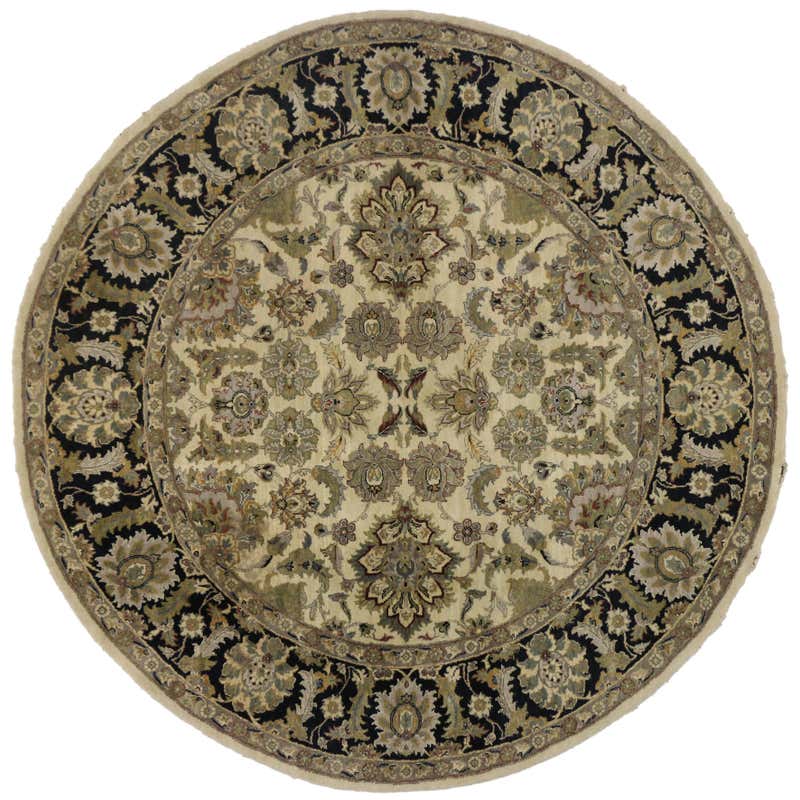 Round Vintage Indian Rug with Traditional Style at 1stDibs