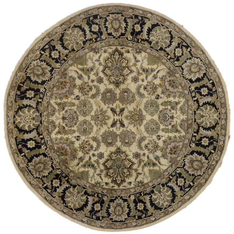 Round Vintage Indian Rug with Traditional Style at 1stDibs