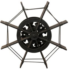 Náutica de principios del siglo XX Rueda de agua de madera de Jackwood ebonizada de Kerala, India