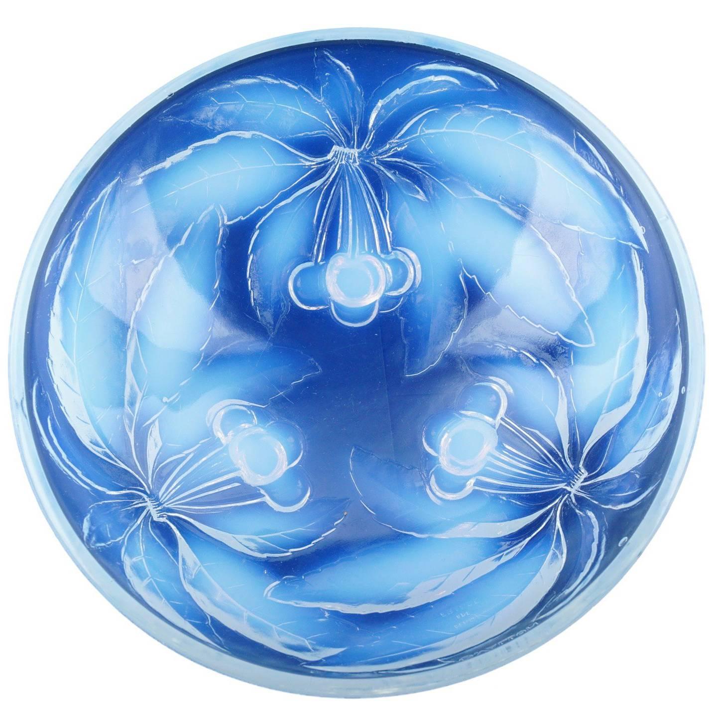 French Art Deco Opalescent Pressed Glass Centre Bowl